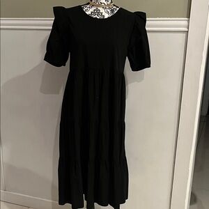 NWT Elleborn Tiered Black Midi Maxi Dress short sleeve sz medium